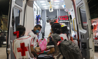 Cruz Roja Mexicana helping an injured person - Simply Saving Lives: Cruz Roja Mexicana
